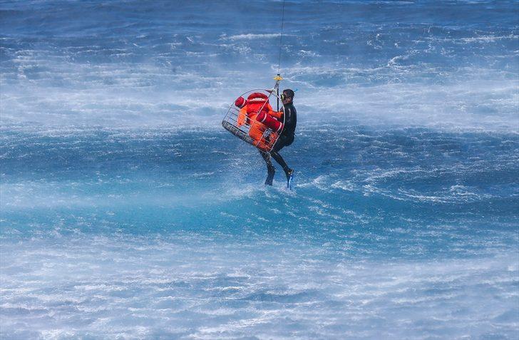 Ege Denizi'nde hareketli anlar! G3