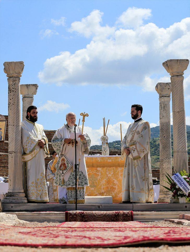 İzmir'de Aziz Yuhanna ayini G3