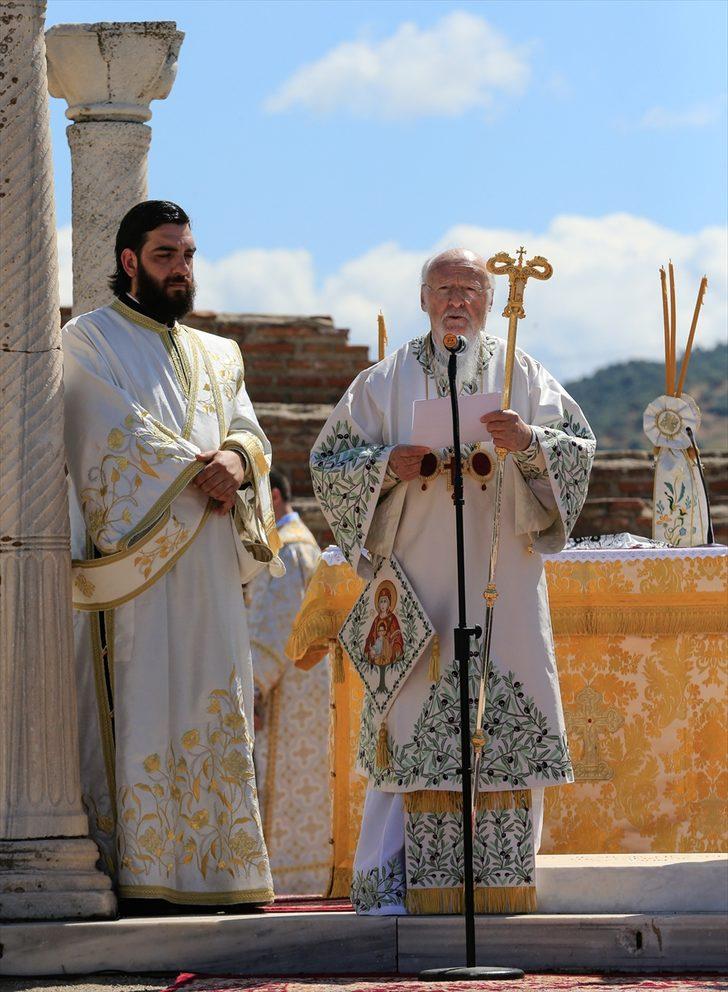 İzmir'de Aziz Yuhanna ayini G4