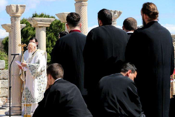 İzmir'de Aziz Yuhanna ayini G5