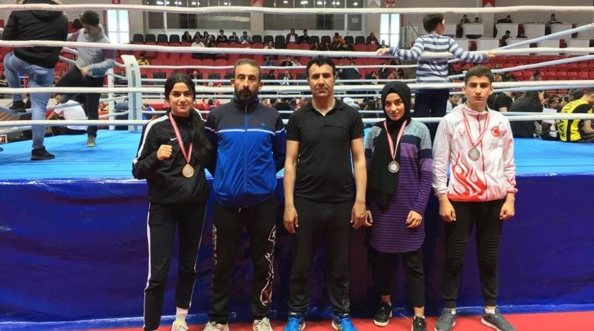 Malatyalı sporcular muaythaide b&uuml;y&uuml;k başarı elde etti