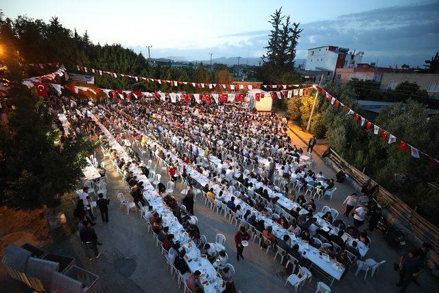 Başkan Seçer, üniversite öğrencileriyle kampüste iftar yaptı