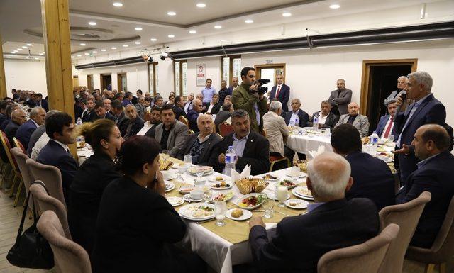 Başkan Güder, muhtarlarla iftar yemeğinde bir araya geldi