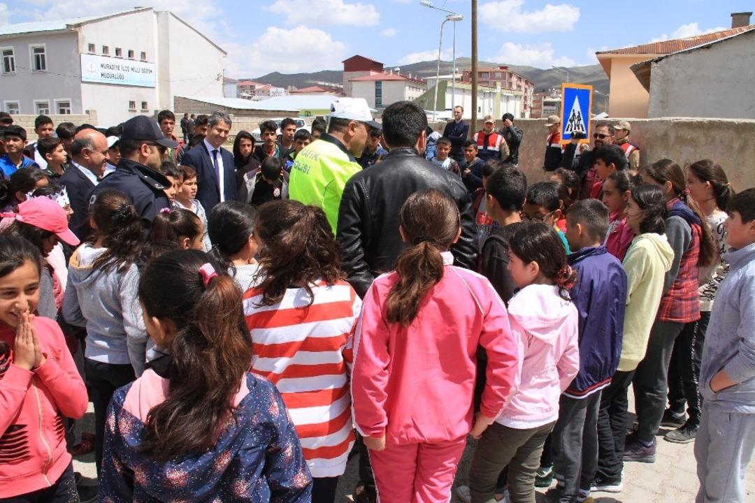 Muradiye&rsquo;de &lsquo;&Ouml;ncelik Hayatın, &Ouml;ncelik Yayanın&rsquo; programı