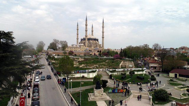 Edirne'de, Selimiye Camii önündeki 'Yeşim Kapanı Hanı' krizi çözüldü