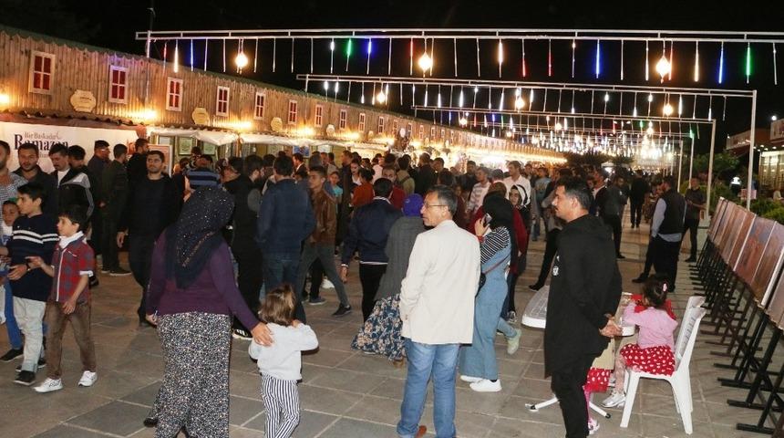 Şanlıurfa&rsquo;da Ramazan Sokağı yoğun ilgi g&ouml;rd&uuml;