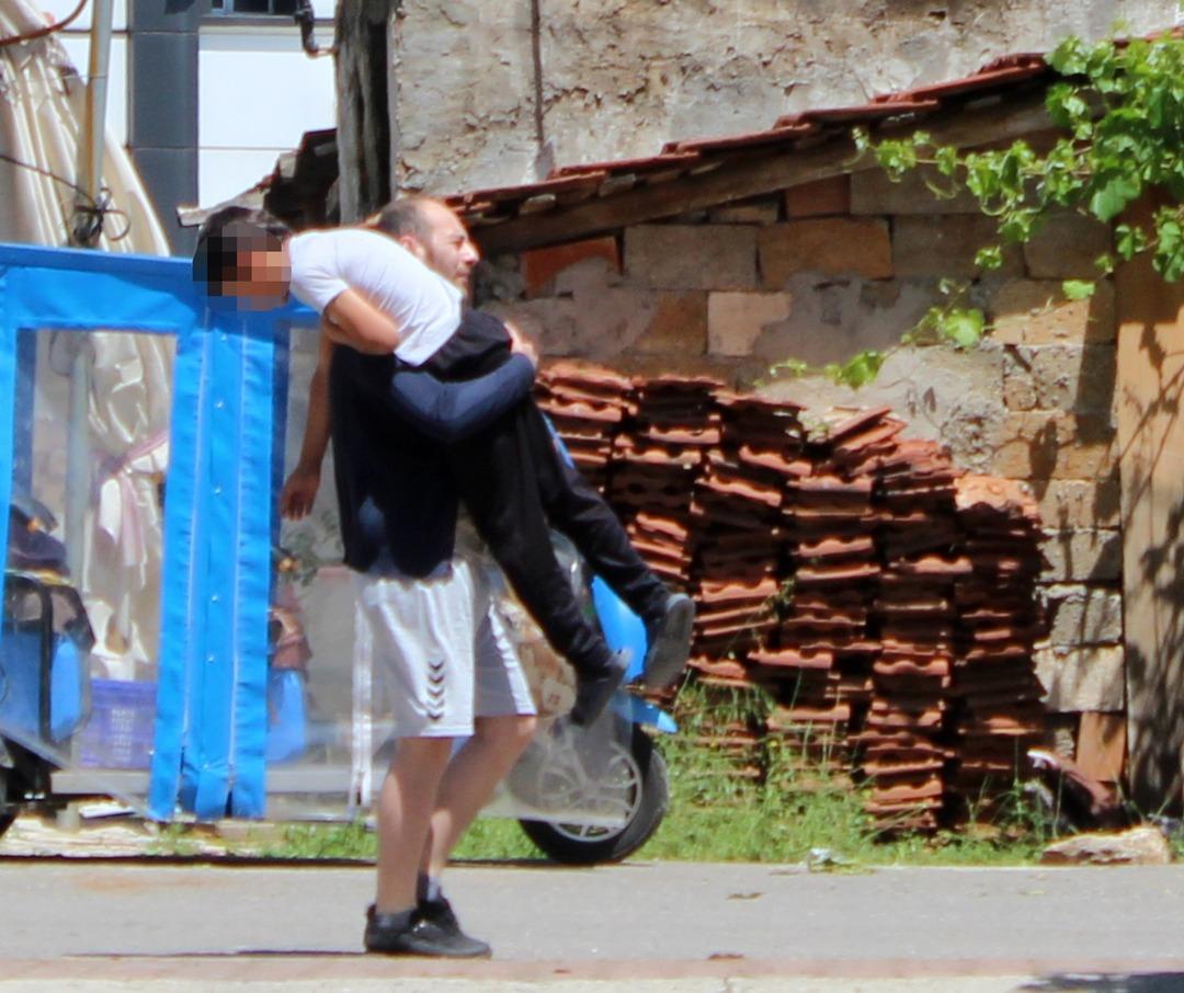 Babası intihar eden 11 yaşındaki &ccedil;ocuk fenalık ge&ccedil;irdi