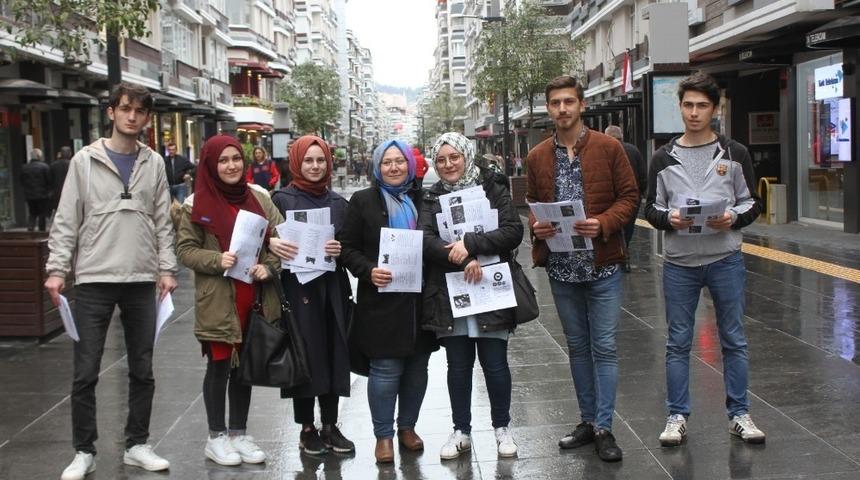 OM&Uuml;&rsquo;l&uuml; &ouml;ğrenciler yaşlıların yanında