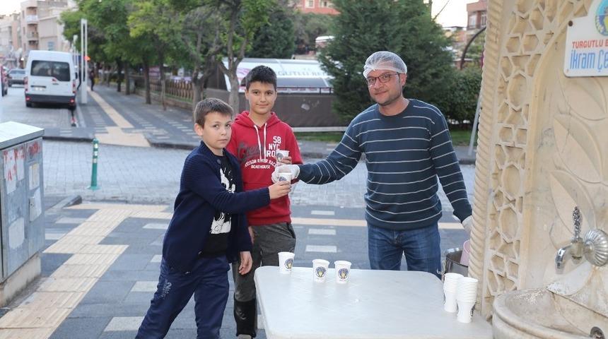 Turgutlu’da iftar çorbaları ikram çeşmesinden
