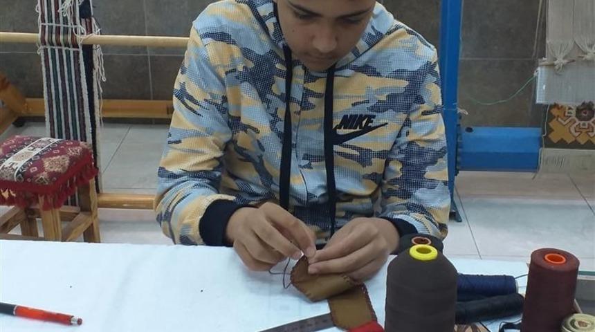 Antalya Emniyetinden risk altındaki &ccedil;ocuklara y&ouml;nelik kurs