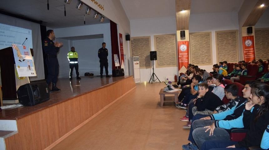 Arguvan&rsquo;da &ouml;ğrencilere trafik eğitimi verildi