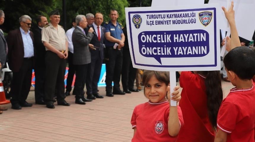 Turgutlu&rsquo;da &rsquo;&Ouml;ncelik hayatın &ouml;ncelik yayanın&rsquo; etkinliği