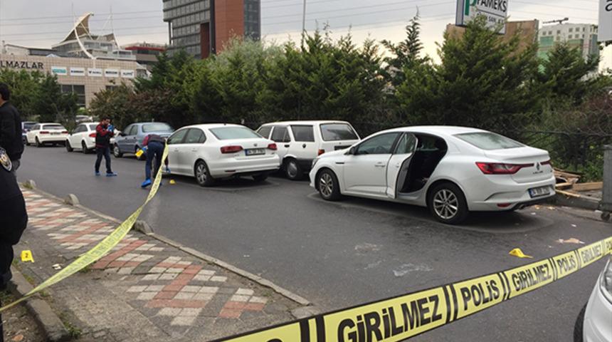 Bağcılar'da 3 kişiyle çatışan iş insanı yaralandı