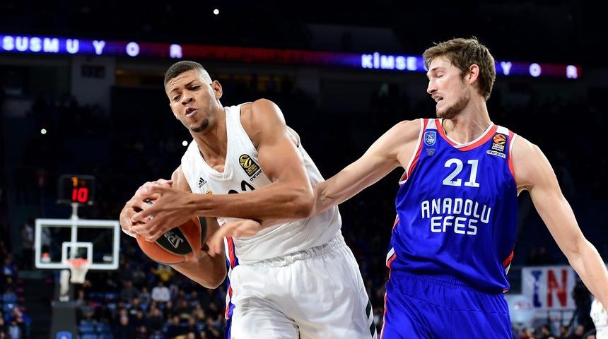 Euroleague'de sezonun en iyi savunmacısı Walter Tavares seçildi