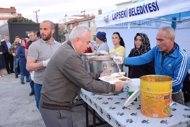 Başkan Yılmaz mahalle iftarında vatandaşlarla buluşuyor