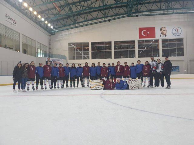 Kayseri Buz Hokeyi’nde Türkiye Üçüncüsü Oldu