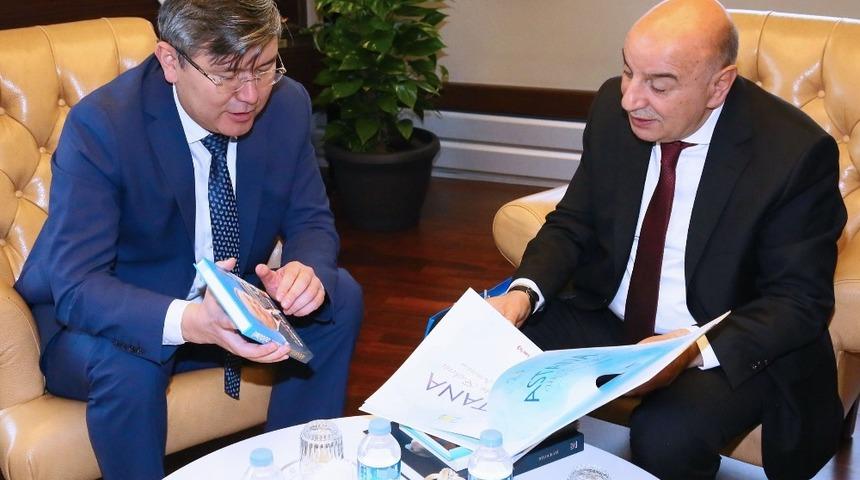 Kazak B&uuml;y&uuml;kel&ccedil;i&rsquo;den Başkan  Altınok&rsquo;a hayırlı olsun ziyareti