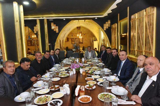 Vali Soyt&uuml;rk, gazeteciler ile bir araya geldi 1