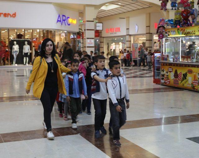 Gaziantep&rsquo;te 10 bin &ccedil;ocuk ilk kez sinemada film izledi 3