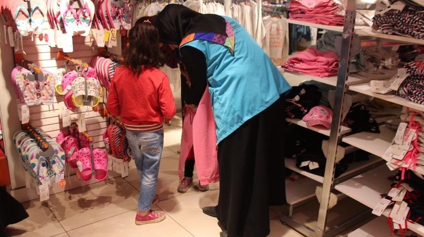 Elazığ’da bin aileye bayramlık hediyesi