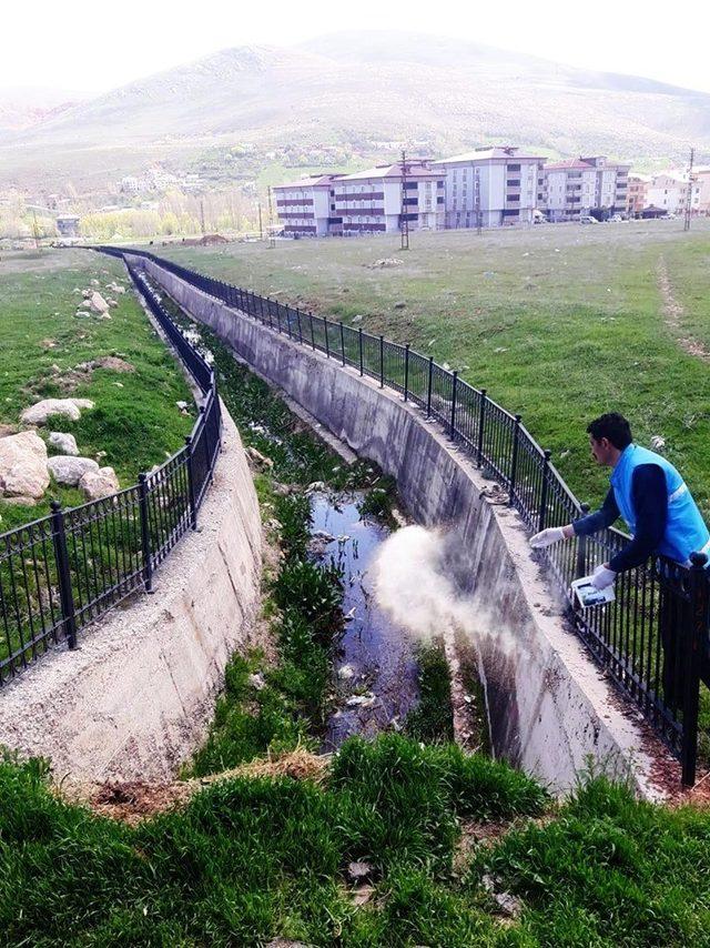 Bayburt’ta larvayla mücadele devam ediyor