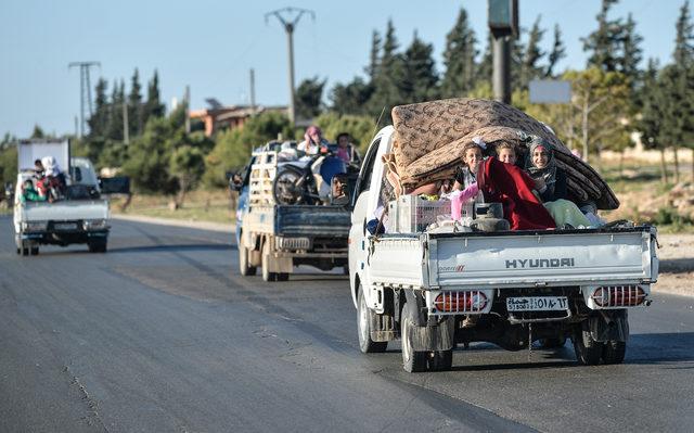 İdlib’e 12 günde 3274 bomba atıldı, 250 bin kişi göç etti