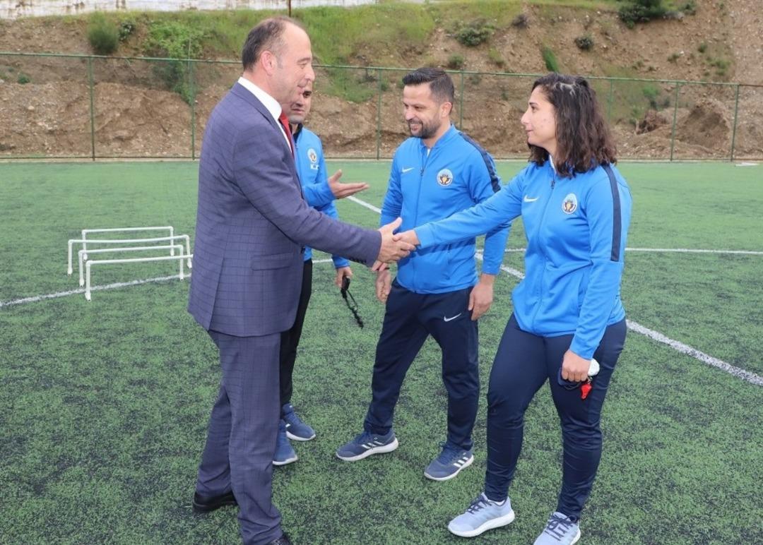 Başkan Akın&rsquo;dan Turgutlu&rsquo;nun sporuna destek