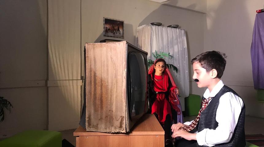 &Ccedil;ocuklar 'Vizontele'yi yeniden &ccedil;ekti