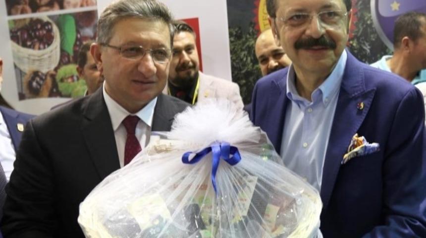 NTO Başkanı Arslan; “Çilek gibi katma değeri yüksek ürünlere öncelik vermeliyiz”