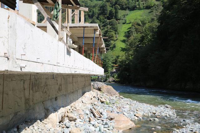 Rize Valisi'nden kaçak yapı tepkisi