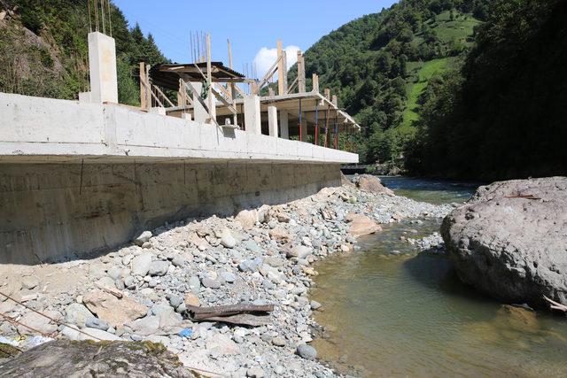 Rize Valisi'nden kaçak yapı tepkisi