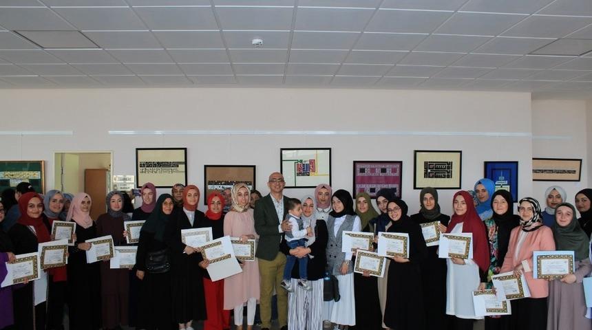 &ldquo;H&uuml;sn-i hat insan ve ihsan&rdquo; sergisi a&ccedil;ıldı