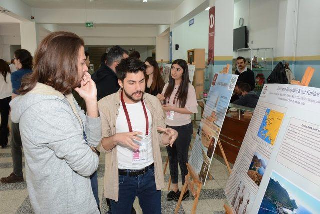 Turizm Fakültesi öğrencilerinden poster sergisi