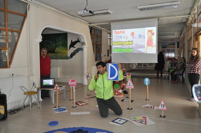 Kazazedelerden etkilenip, gönüllü trafik eğitmeni oldu