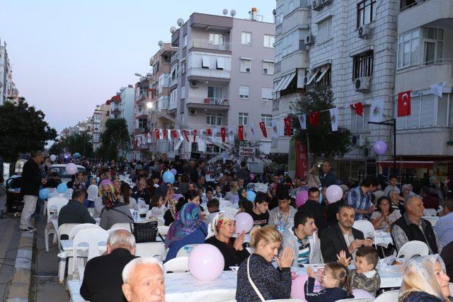 Kepez’in gönül sofraları kuruldu