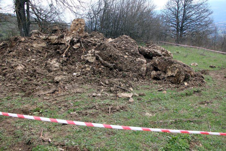 'Gizli görev' diyerek define kazısı yapan albay ve emniyet müdürü yakayı ele verdi G4