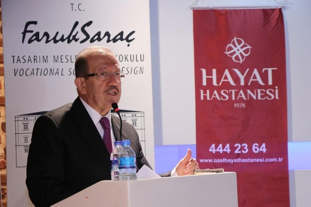 Dr. &Ouml;zkul, tecr&uuml;belerini &ouml;ğrencilerle paylaştı