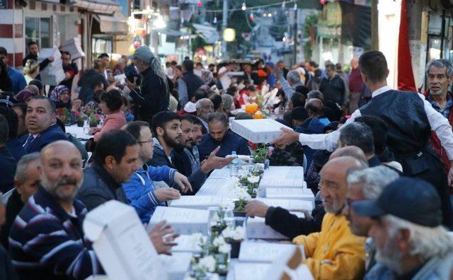 Oruçlar bu kez Roman Mahallesi’nde açıldı