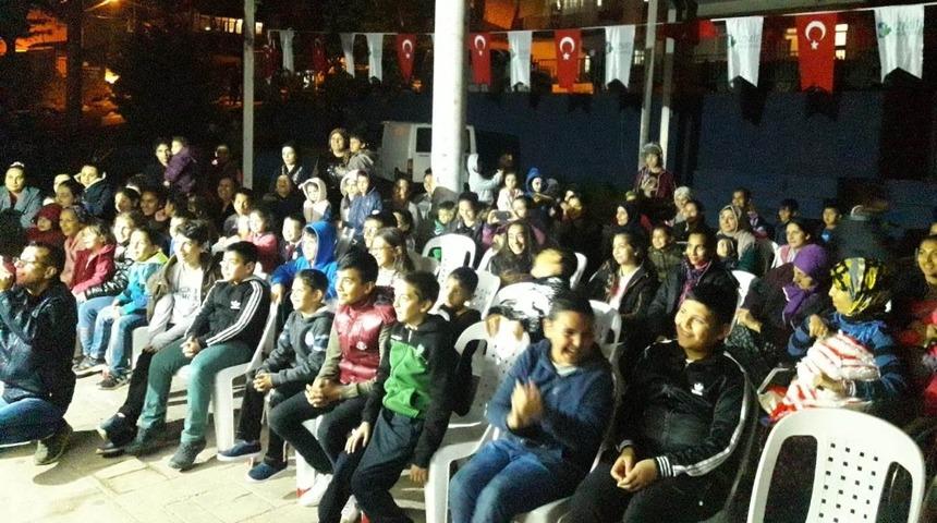 Ramazan gecelerinde &ccedil;ocuklar eğleniyor