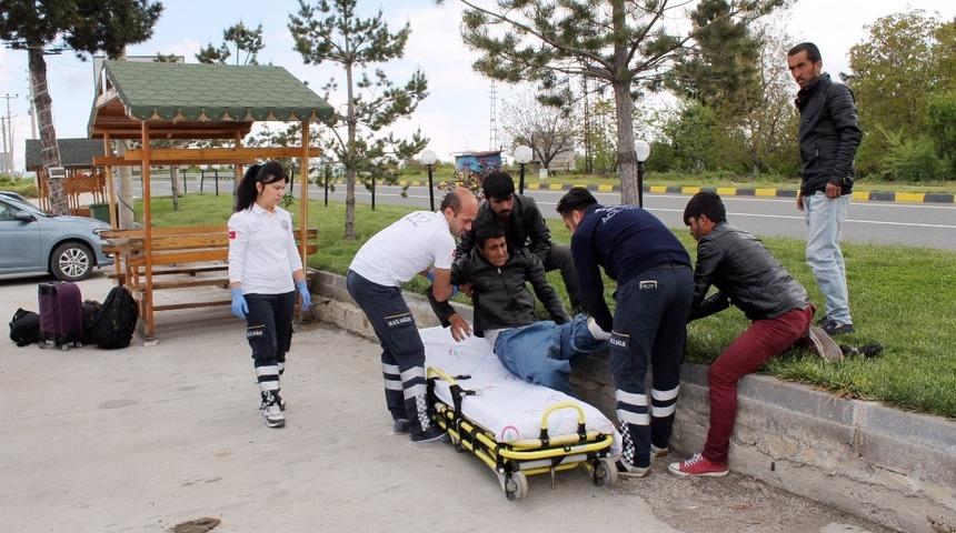 Tosya&rsquo;da Afgan uyruklu yayaya araba &ccedil;arptı