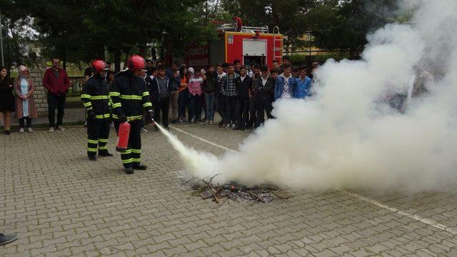 Gercüş’te lise öğrencilerine yönelik yangın tatbikatı