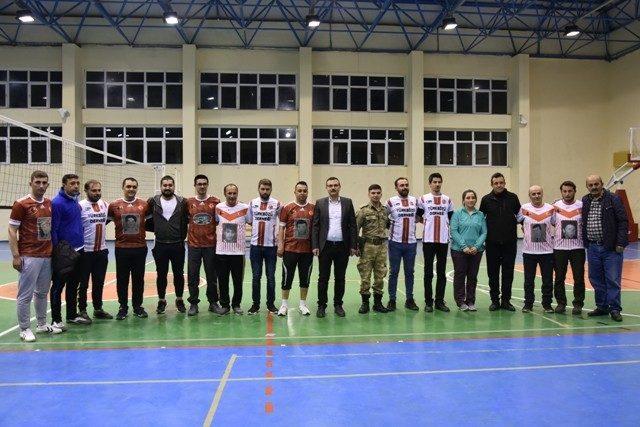 Posof’ta şehitler voleybol turnuvası ile anıldı