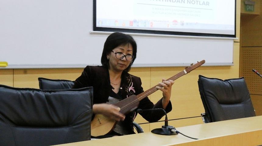 SA&Uuml;&rsquo;de T&uuml;rkistan&rsquo;ın K&uuml;lt&uuml;r Hayatı Konuşuldu