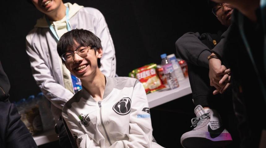 Invictus Gaming destek oyuncusu Baolan: &ldquo;MadLife bir tanrı gibi!&rdquo;