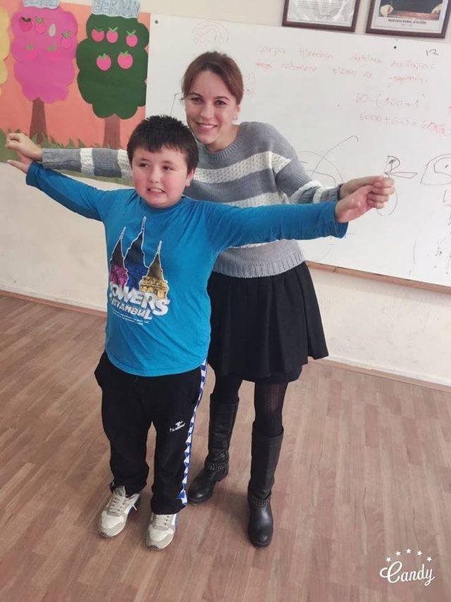 Müslümanlığı seçen Moldovalı Natalia hafta içi öğretmenlik hafta sonu yeşil sahalarda hakemlik yapıyor