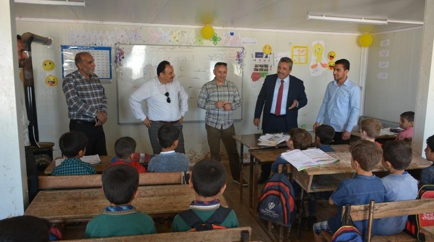 Elazığ&rsquo;dan Azez&rsquo;deki okullara yardım