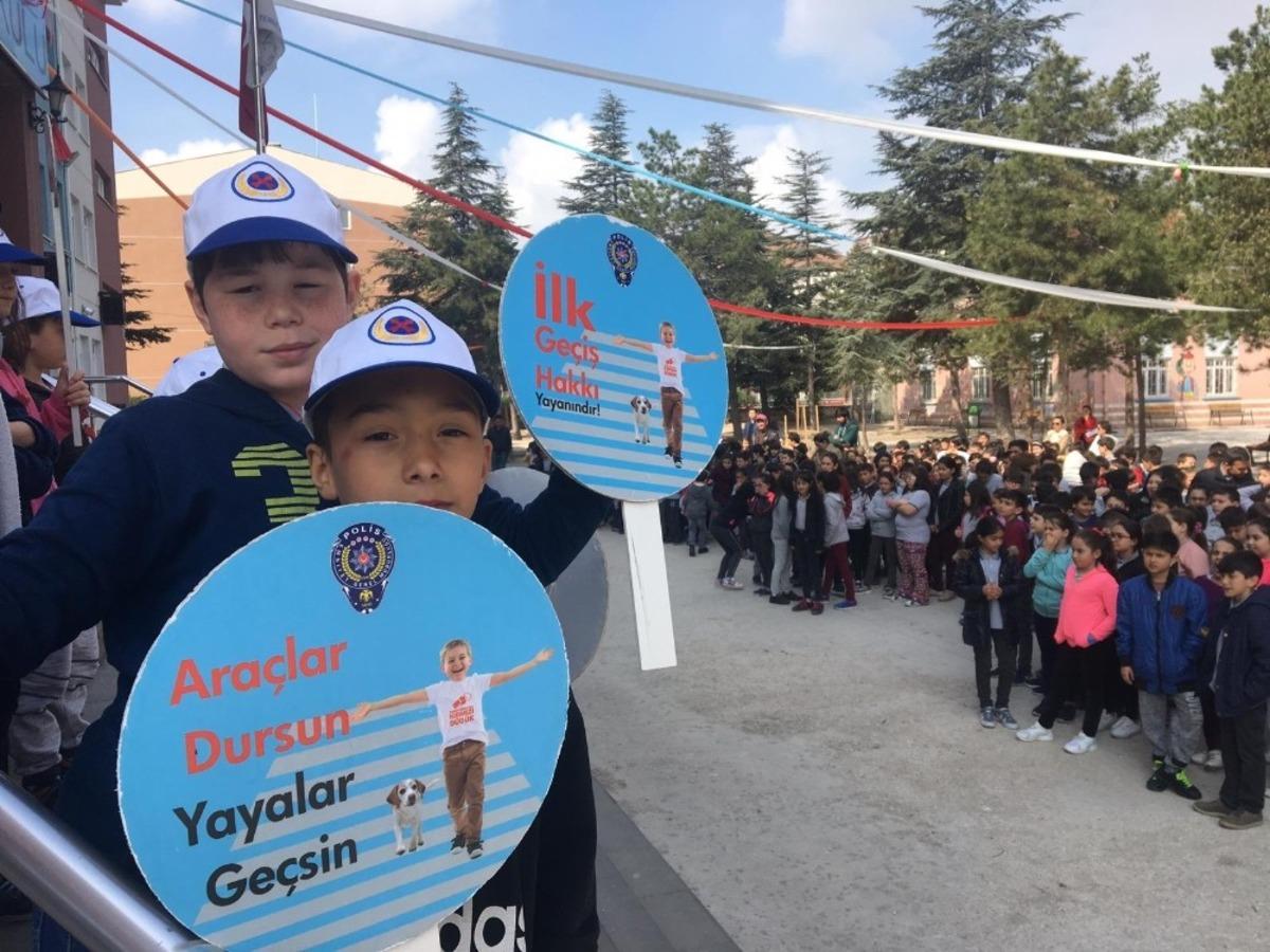 İl Emniyet M&uuml;d&uuml;rl&uuml;ğ&uuml;n&uuml;n Trafik Haftası eğitimleri devam ediyor