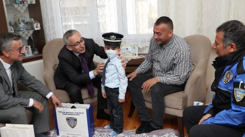 L&ouml;semili k&uuml;&ccedil;&uuml;k &Ccedil;ınar&rsquo;ın polis kıyafeti giyme hayali ger&ccedil;ek oldu