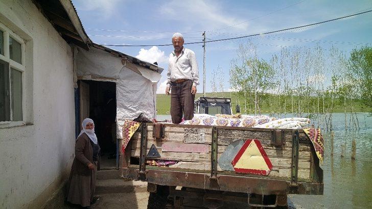 Alpaslan-1 Barajı taştı, köyler sular altında kaldı G2