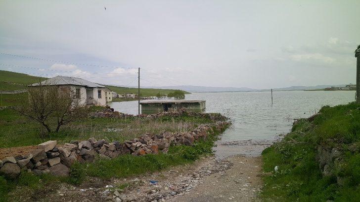 Alpaslan-1 Barajı taştı, köyler sular altında kaldı G4